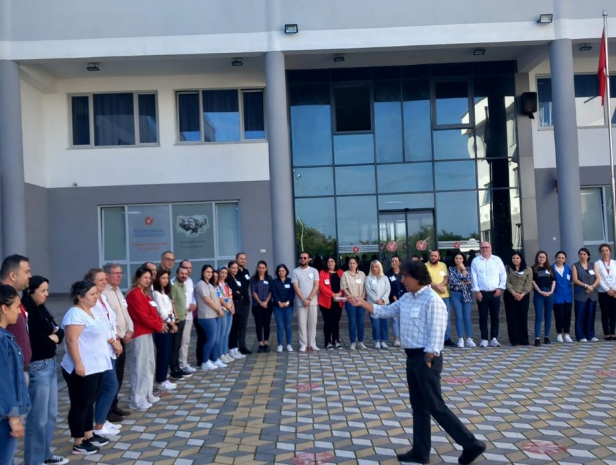 12 Ekim Cumartesi Nazmi Arıkan Fen Bilimleri Canik Okulları öğretmenlerine Prof.Dr. Tuncay Akçadağ hocamızla Öğretmen Becerileri Eğitimi verdik.