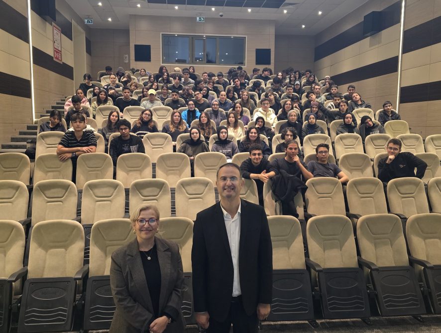 25 Ekim Cuma Samiha Ayverdi Anadolu Lisesi 11. Sınıf  öğrencilerine sunum yaptım.